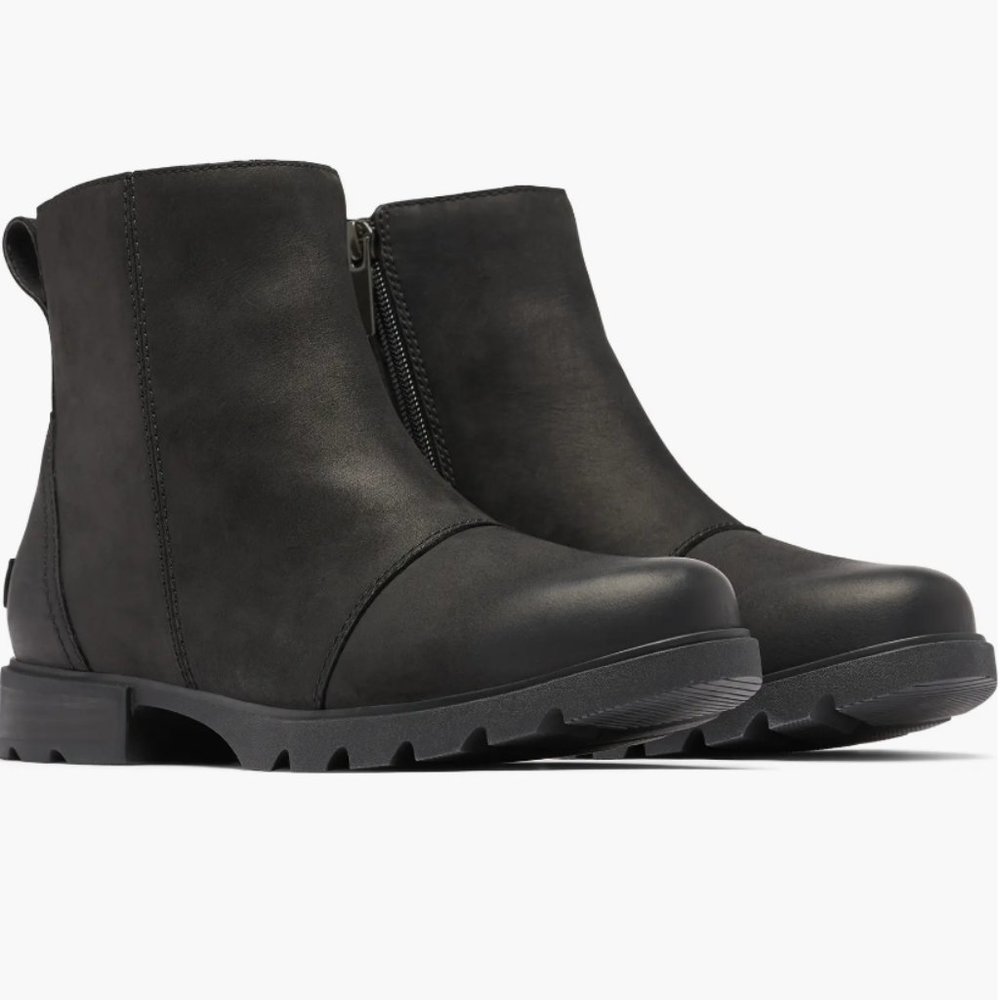 LIKE NEW Sorel Women's Emelie III WP Zip Boot Black / size 9.5